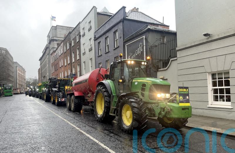 Tractors protest held outside Leinster House as Bord Bia chairman urged to quit